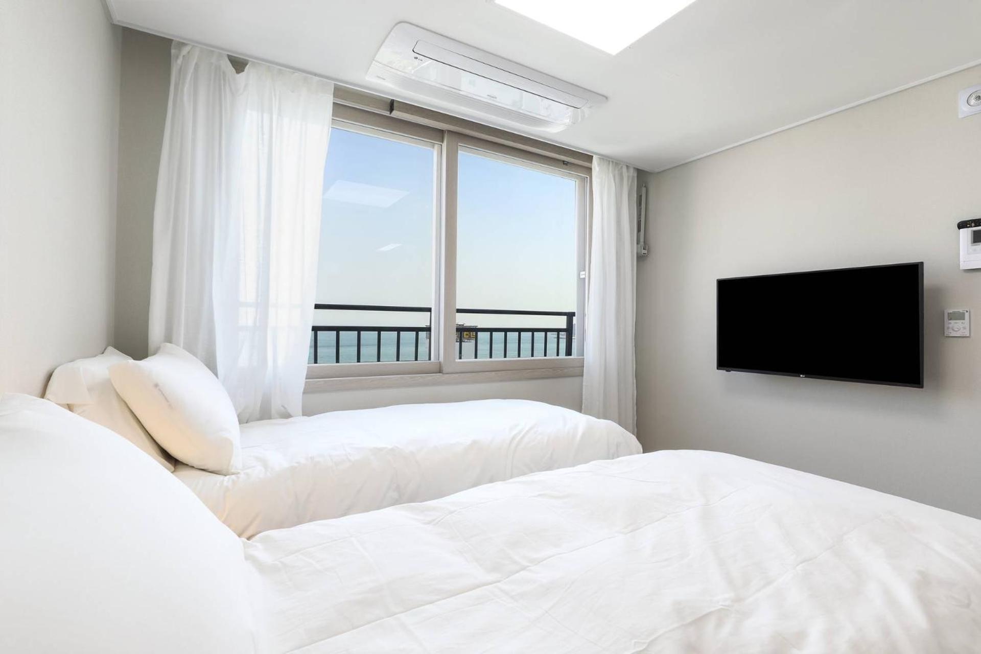 The First Ocean Songjeong Hotel Busan Eksteriør billede