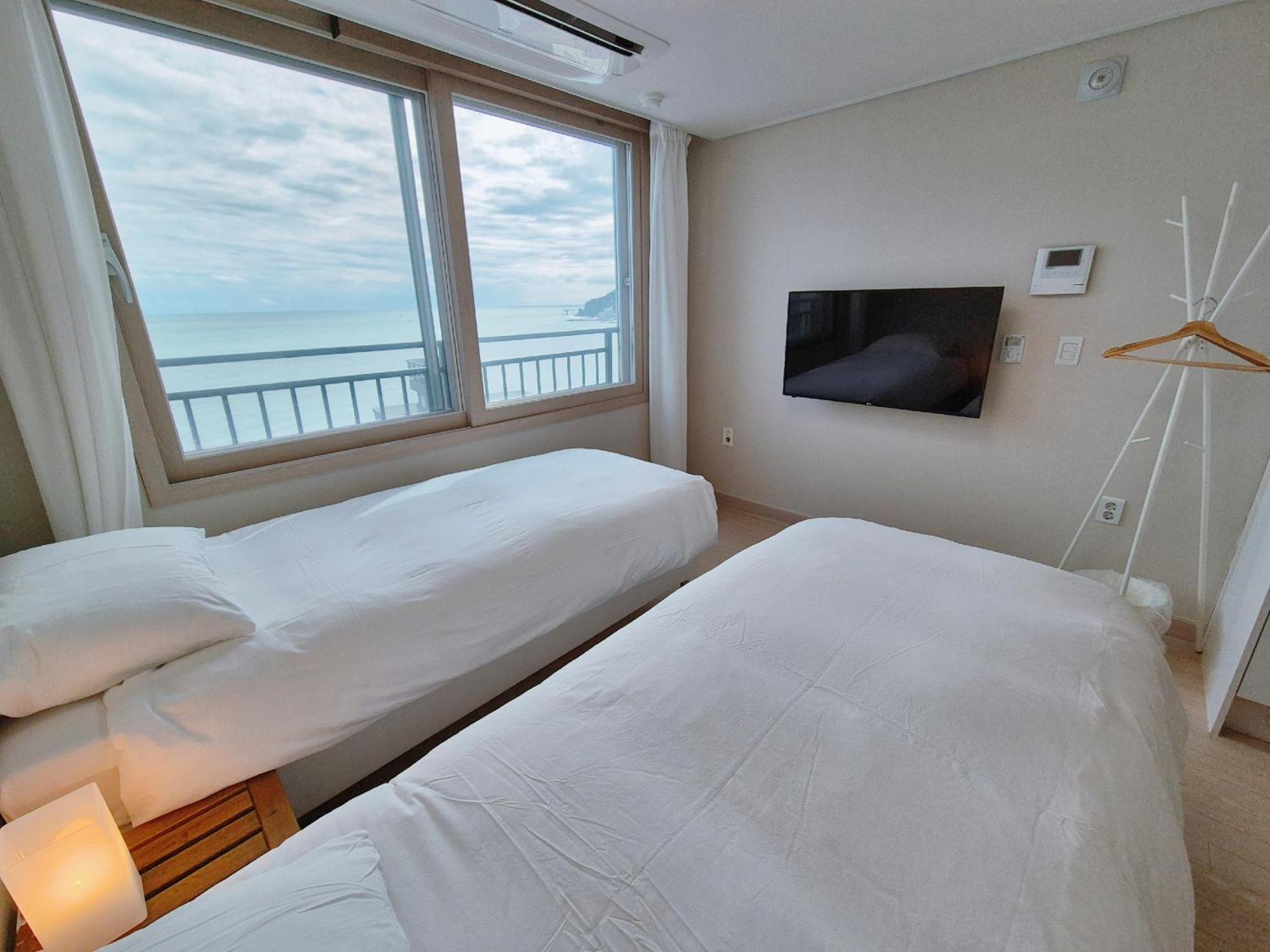 The First Ocean Songjeong Hotel Busan Eksteriør billede