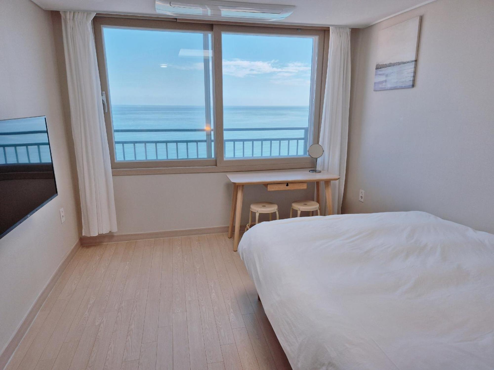The First Ocean Songjeong Hotel Busan Eksteriør billede
