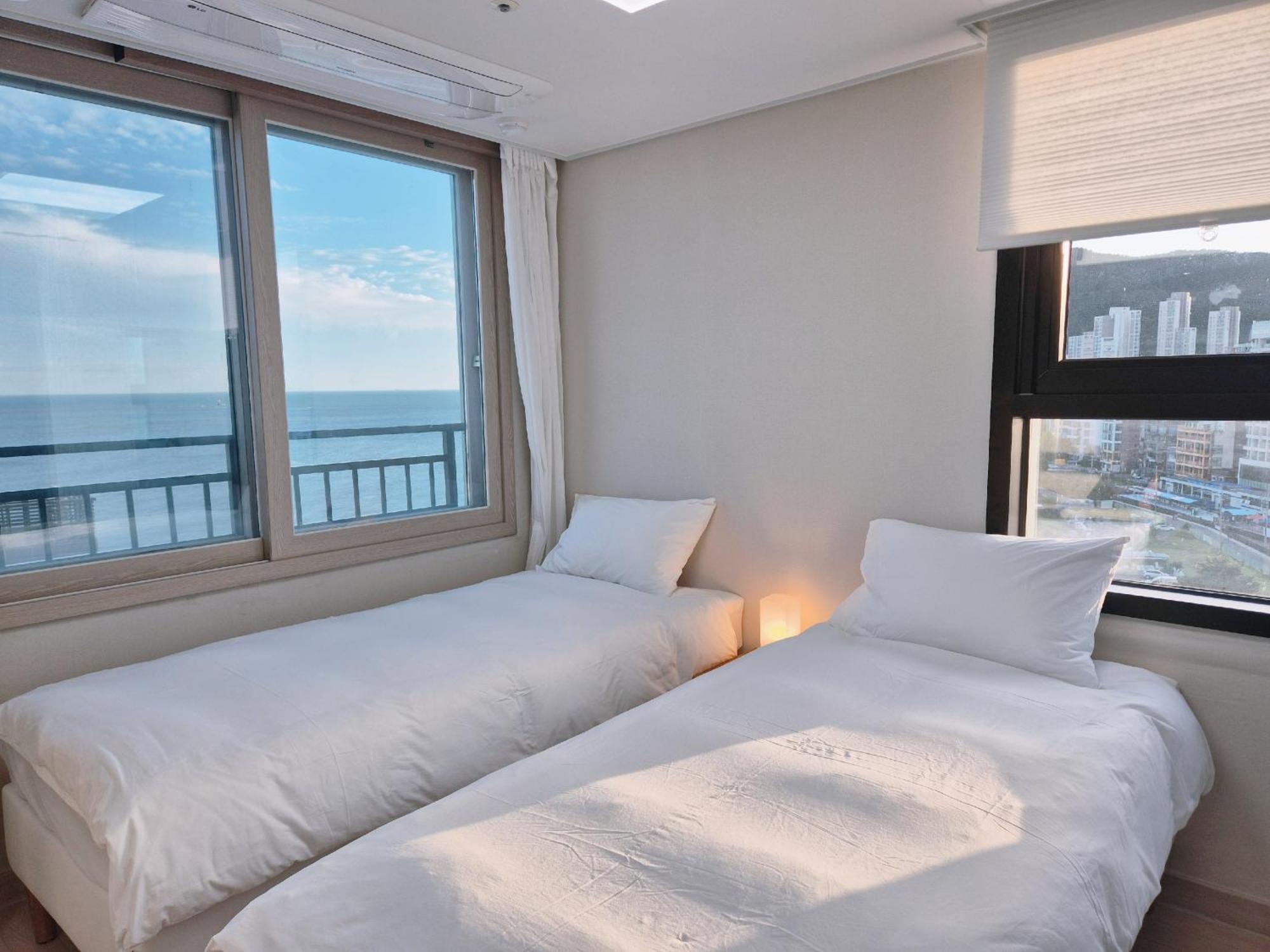 The First Ocean Songjeong Hotel Busan Eksteriør billede